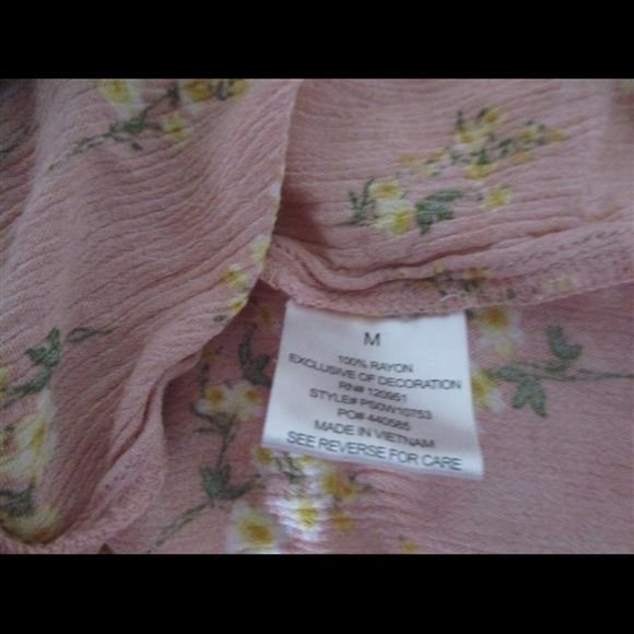 Pink Rose Women's Top Size M Short Sleeve Pink Floral V Neck "Pre-owned" - Picture 5 of 6